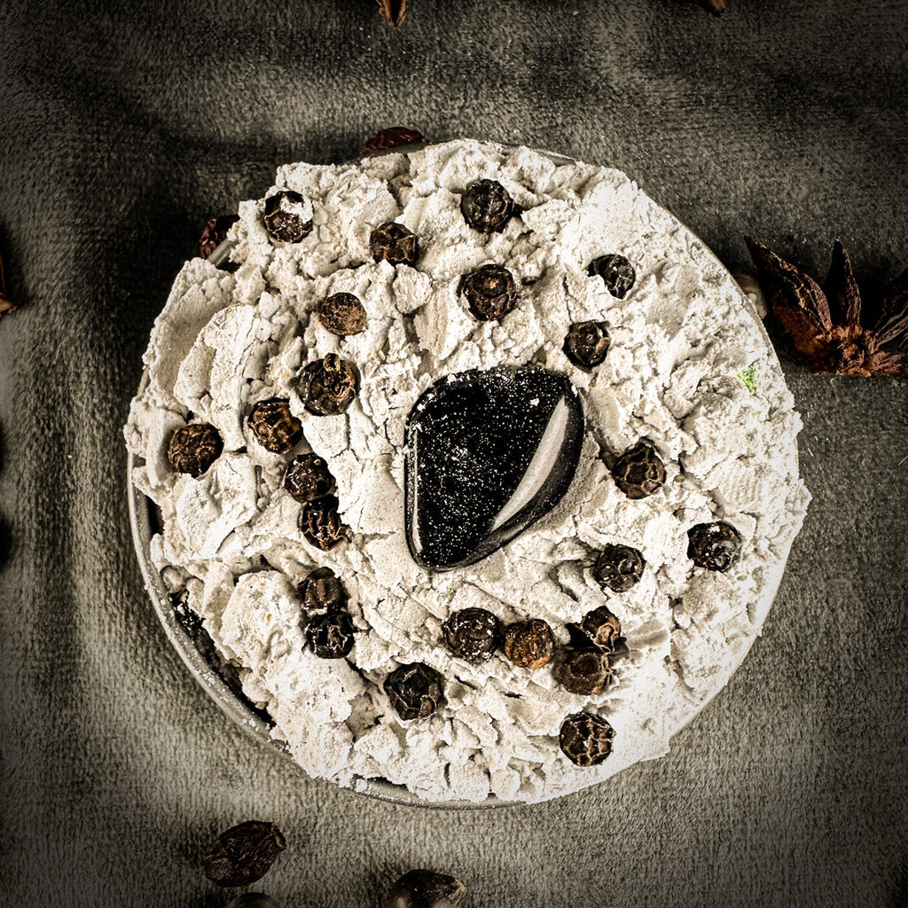 Banishing Sachet Powder by Madame Pamita