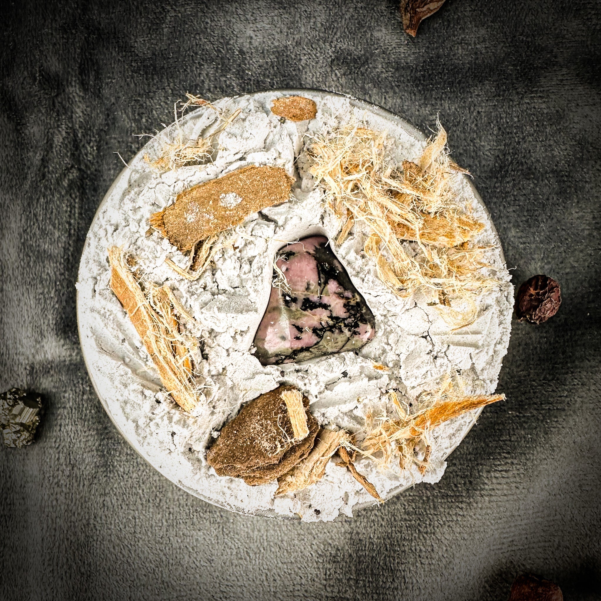 Shut Your Mouth Sachet Powder by Madame Pamita