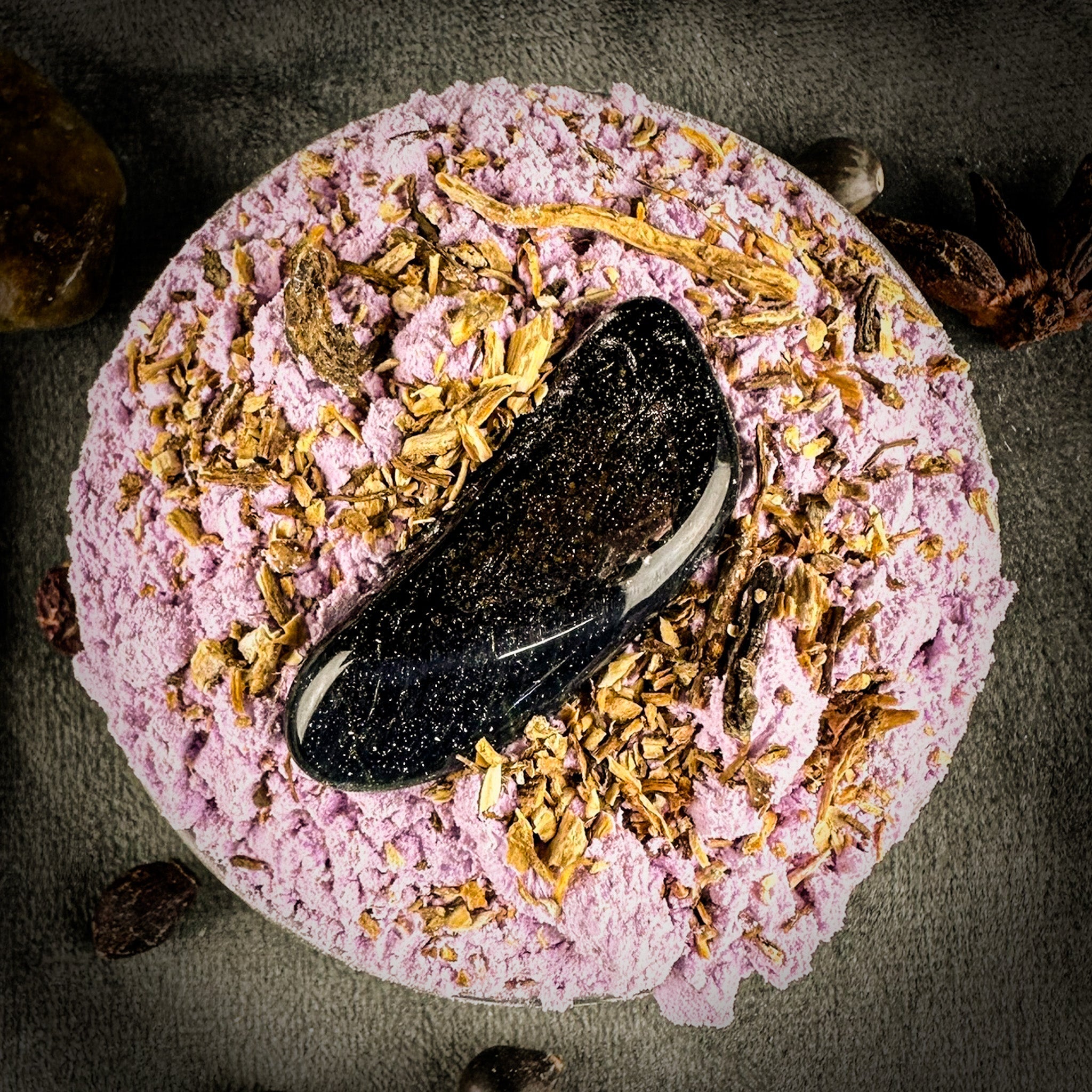 Upper Hand Sachet Powder by Madame Pamita