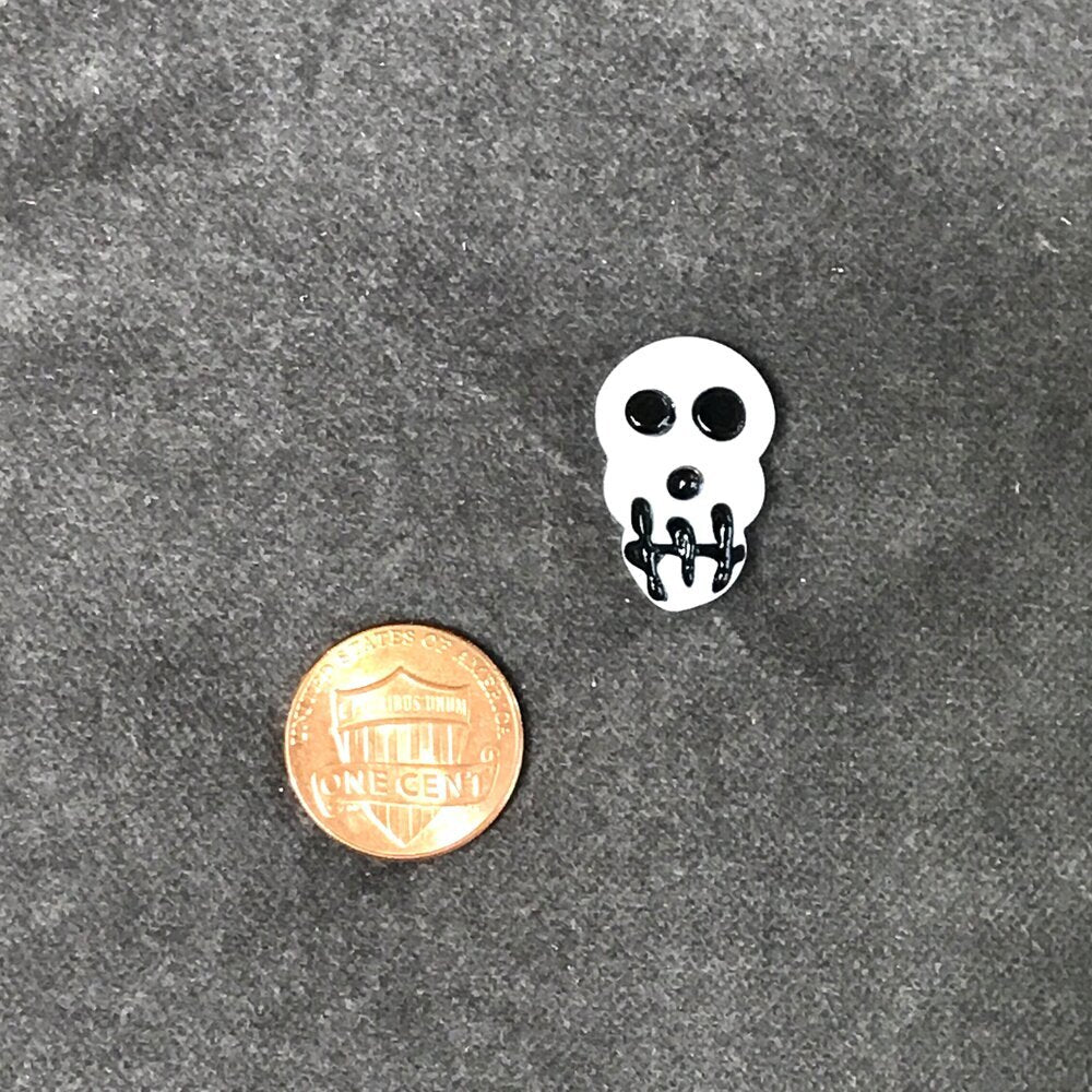Hand Blown Glass Skull Charm